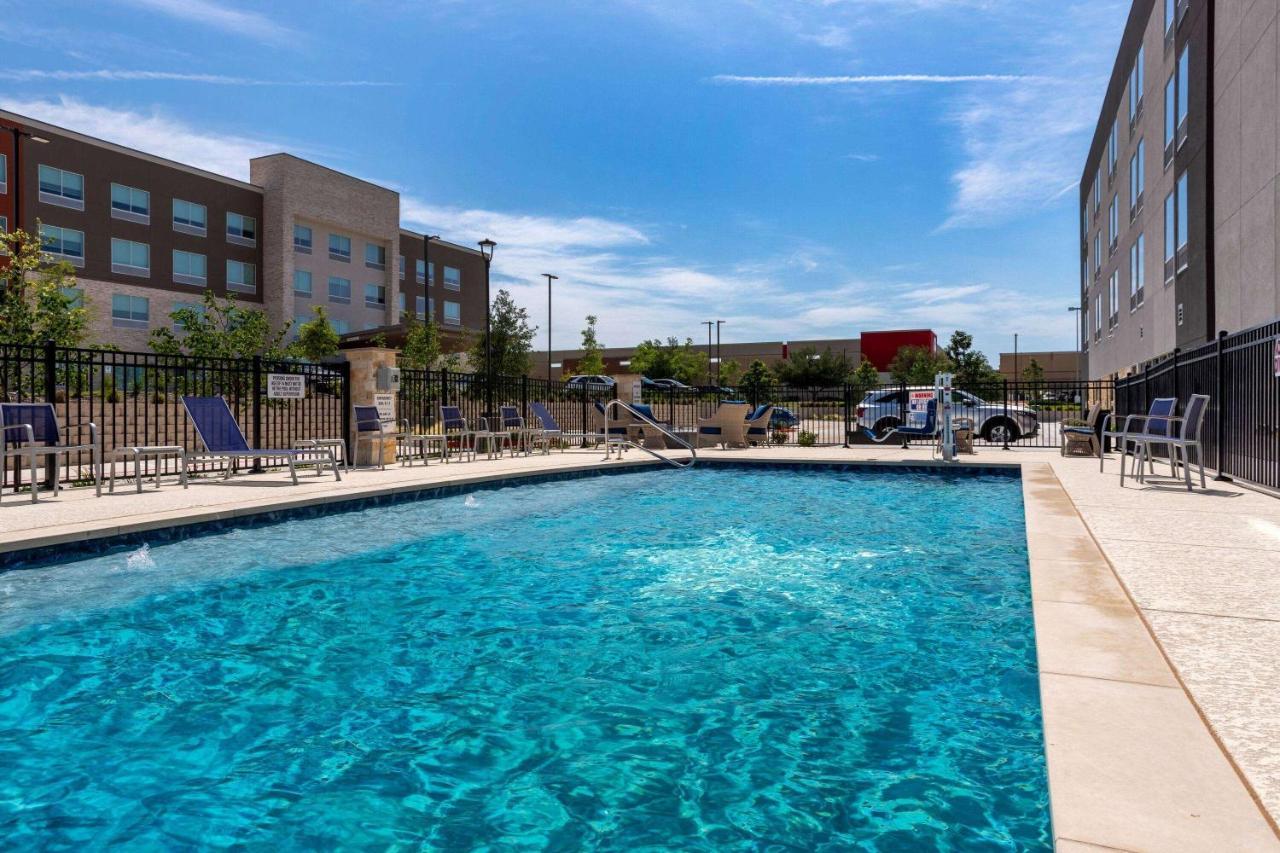 La Quinta Inn & Suites By Wyndham Pflugerville Esterno foto