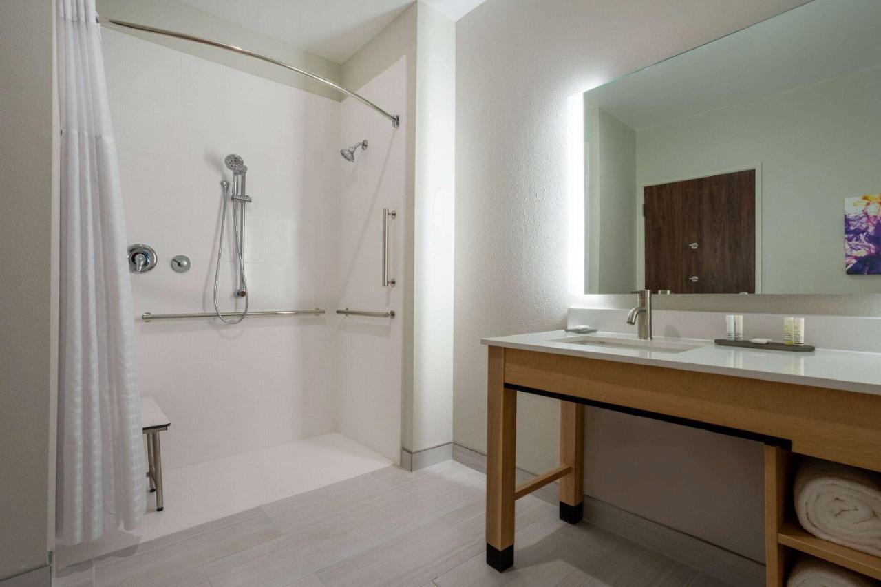 La Quinta Inn & Suites By Wyndham Pflugerville Esterno foto