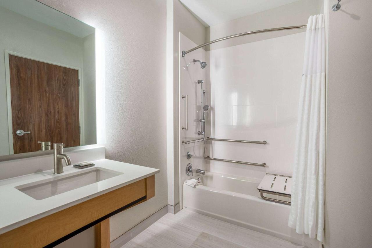 La Quinta Inn & Suites By Wyndham Pflugerville Esterno foto