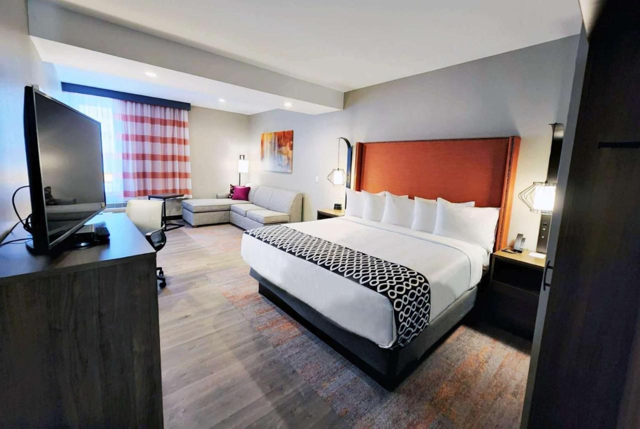La Quinta Inn & Suites By Wyndham Pflugerville Esterno foto